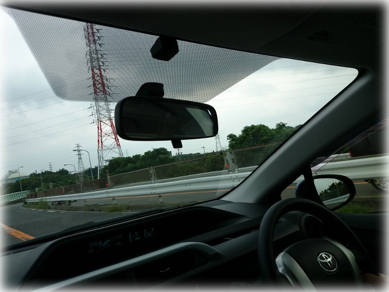 トヨタ アクア高速道路の走行性能体験談 口コミ アクア燃費37 0km L 子育て 通勤利用での評価は